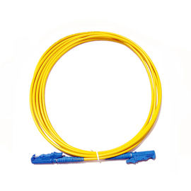 Tipi a fibra ottica modo semplice 2,0 Diamter del cavo di toppa di E2000 UPC del cappuccio di plastica singolo