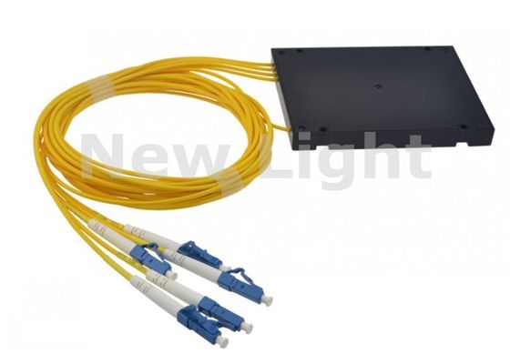 Splitter ottico PLC monomodale 1x4 con connettore LC UPC per applicazioni FTTH